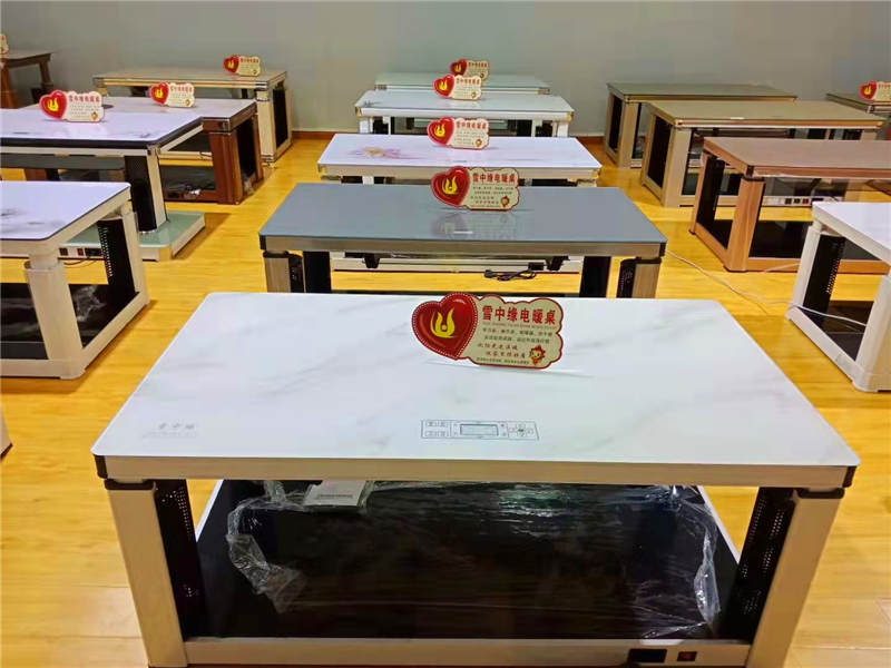 智能電暖爐也帶USB，自帶電源接口，桌“腿”可升降